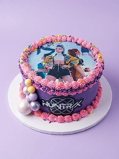 K-pop Character Cake