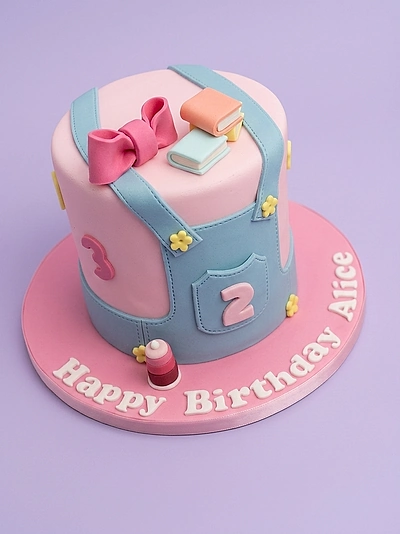 Overall Theme Alice Cake Design