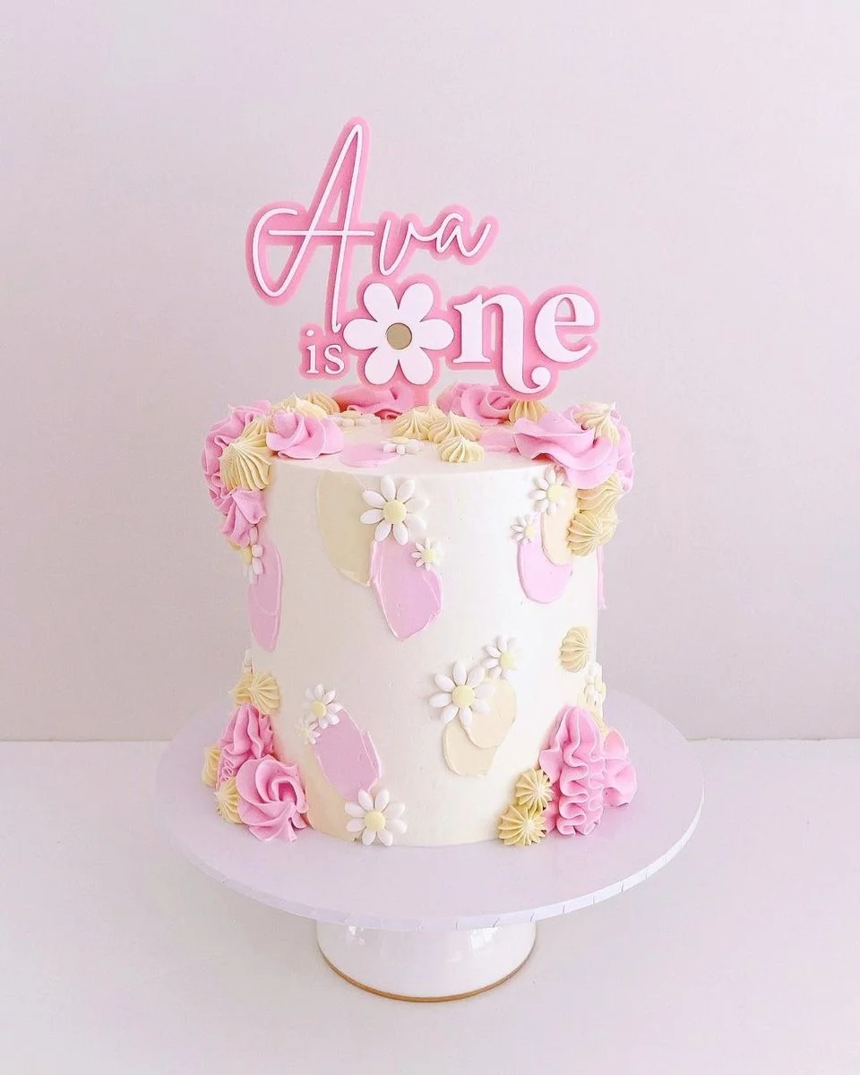 Ava Is One Daisy Avatar Cake Design