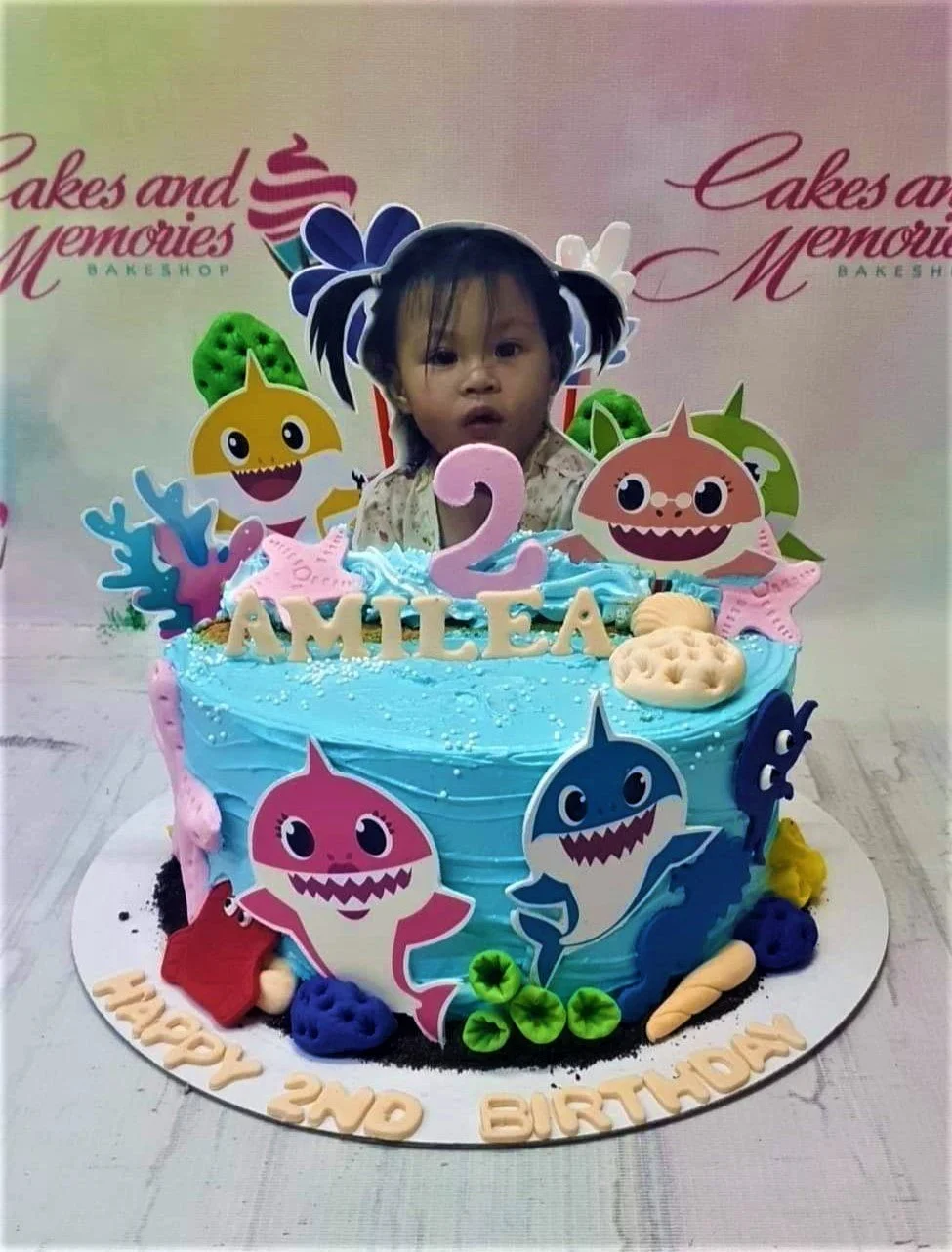 Baby Shark Yoyo Cake Design