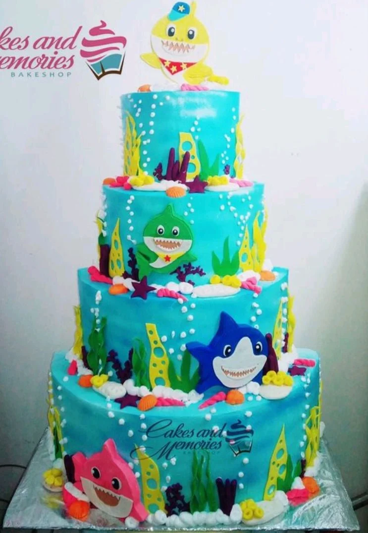 Baby Shark Cake