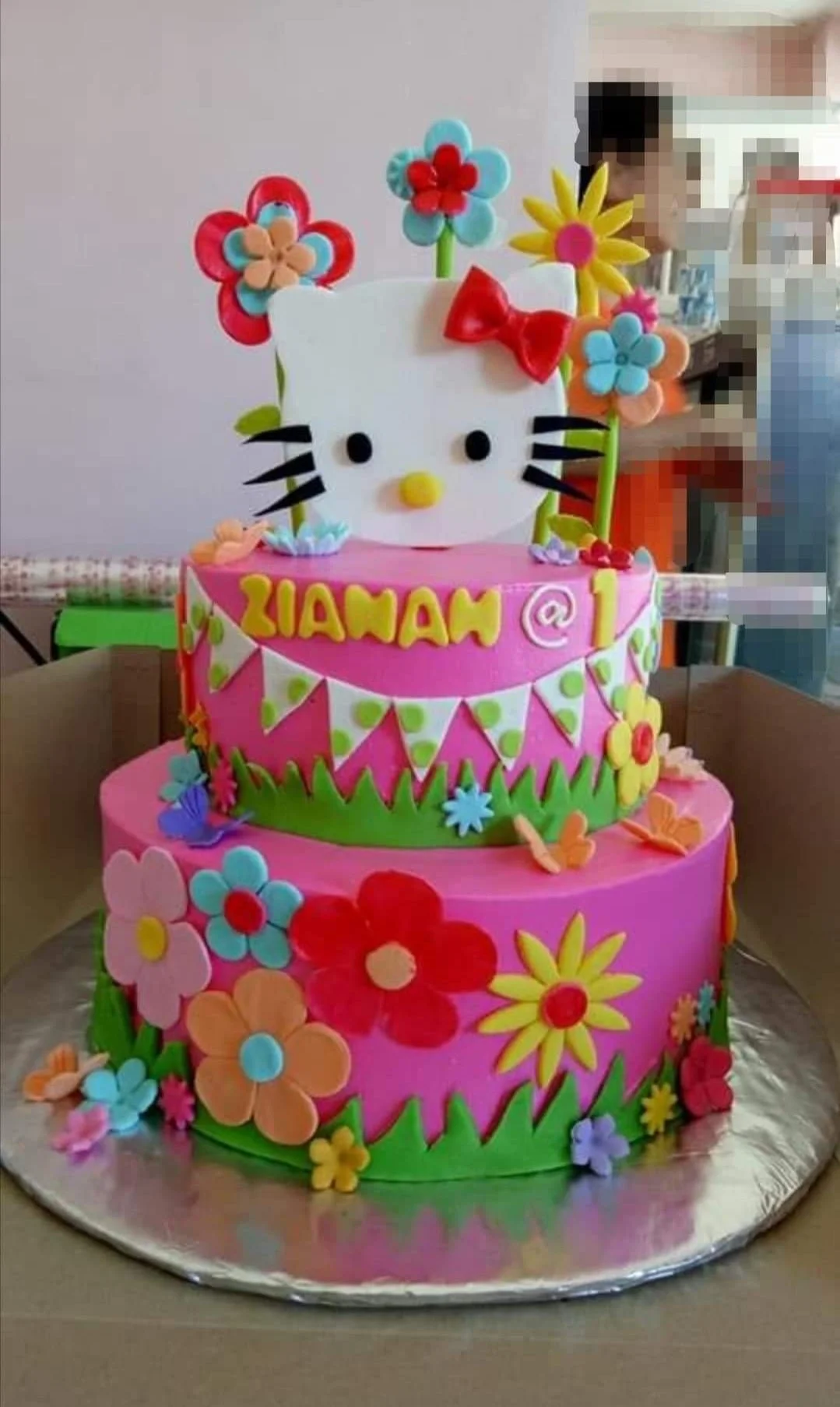 Hello Kitty Cake