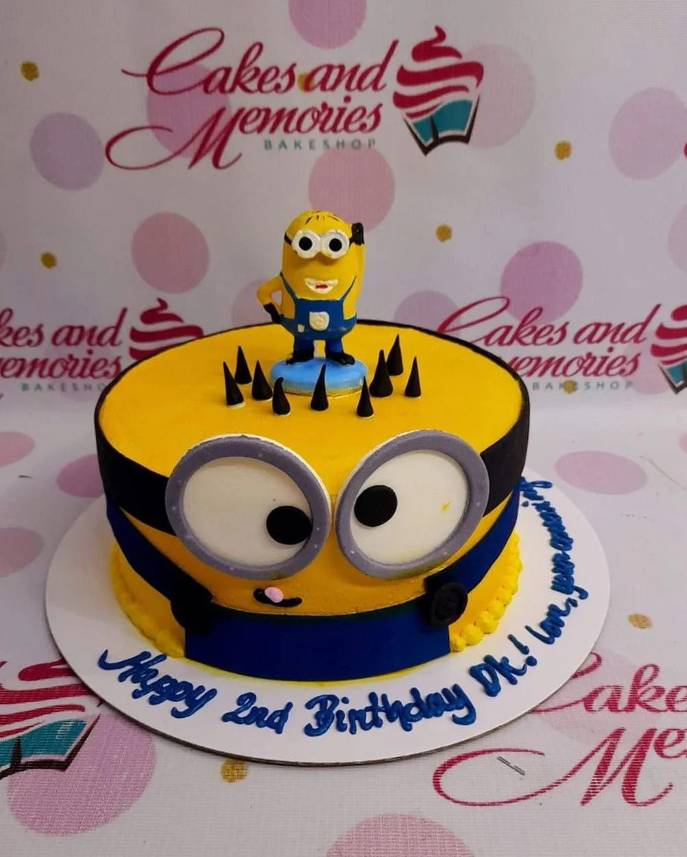 Minion Cake