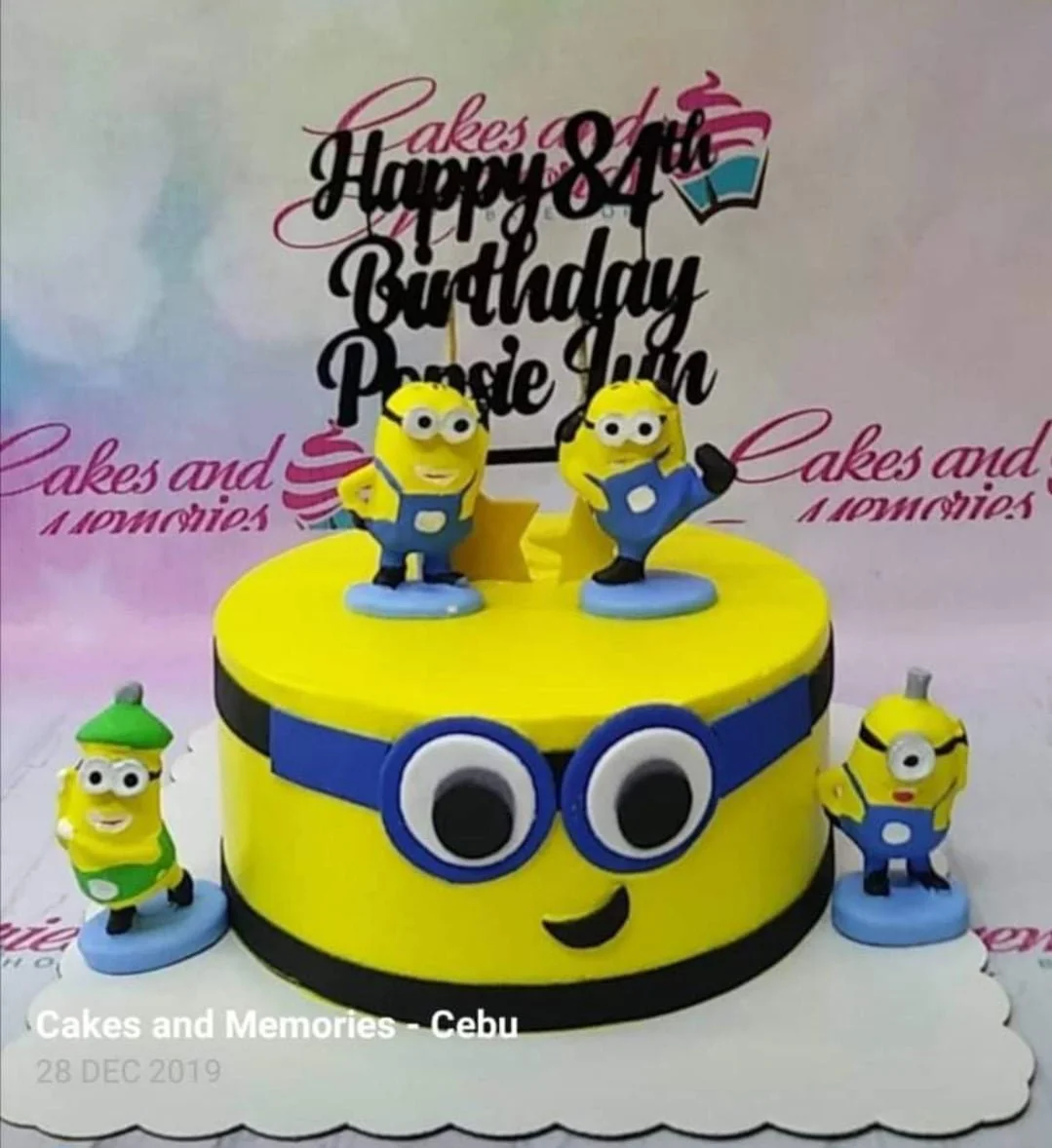 Minion Cake