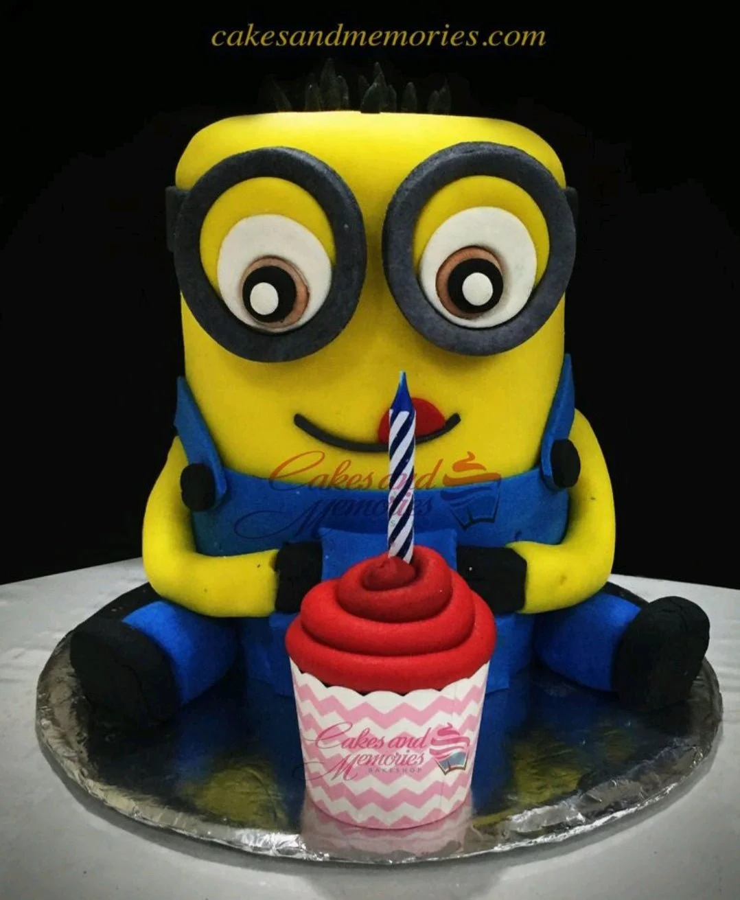 Minion Cake