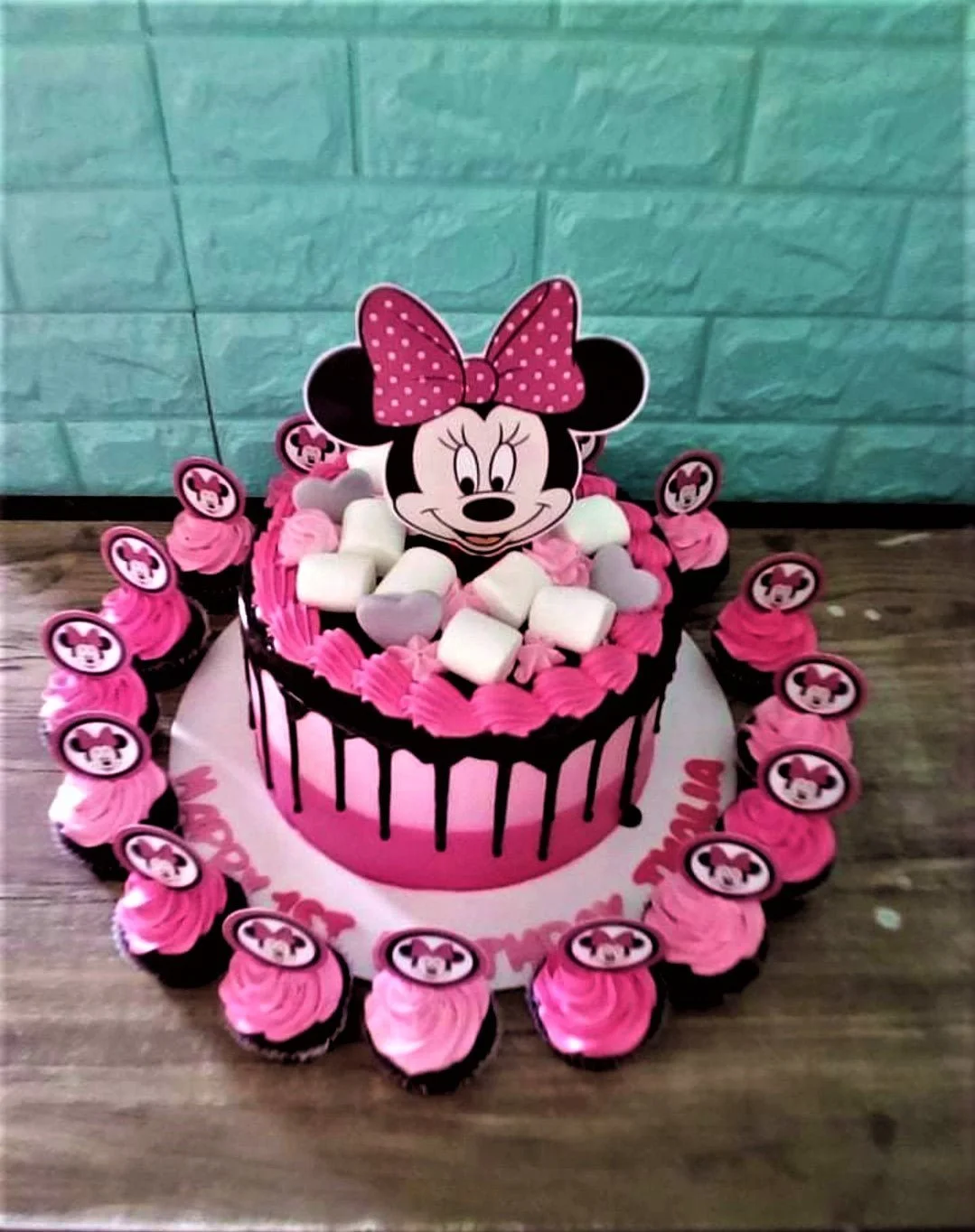 Minnie Mouse Cake