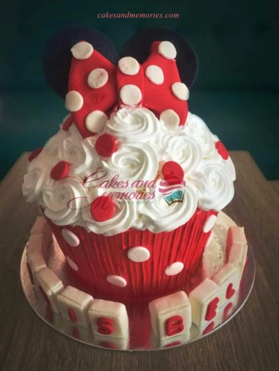 Minnie Mouse Cake