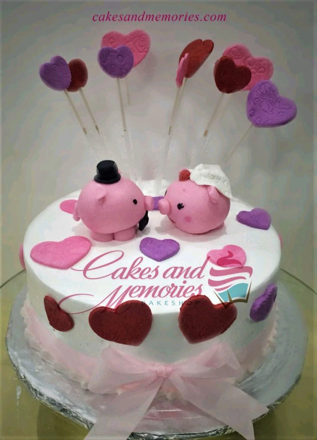 Pig Wedding Groovy Cake Design