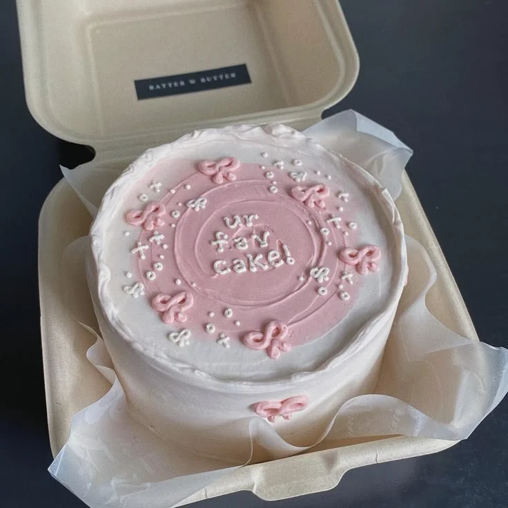 Pink Minimalist Cake Pink Minimalist Cake