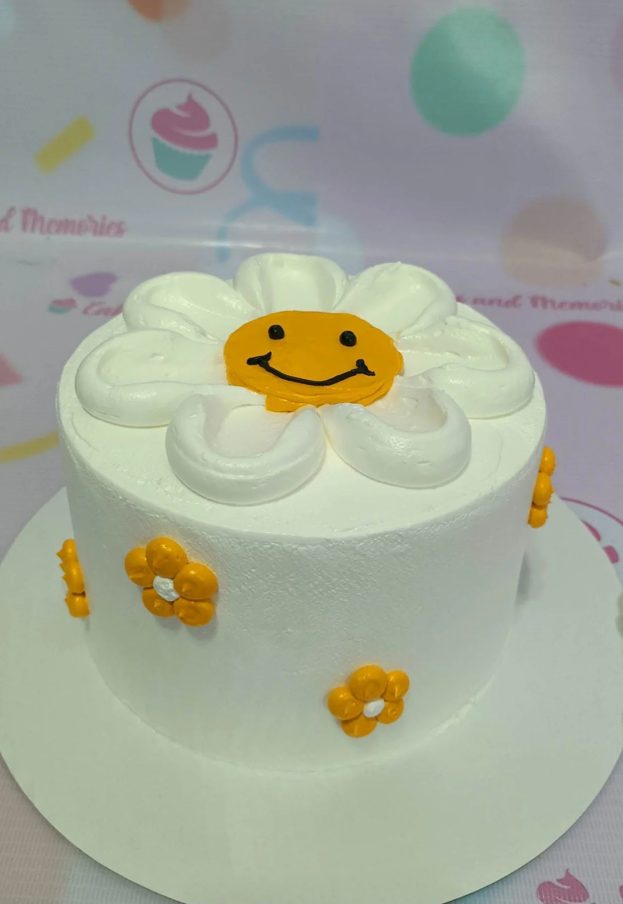 Smiley Daisy Smiski Cakes Cake Design