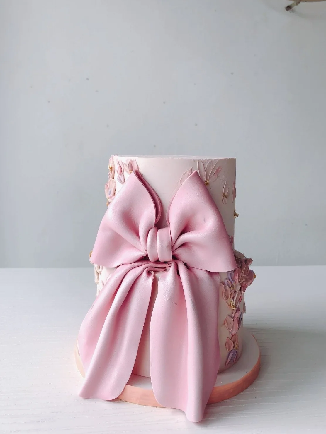 Pink Bow Sing Cake Design