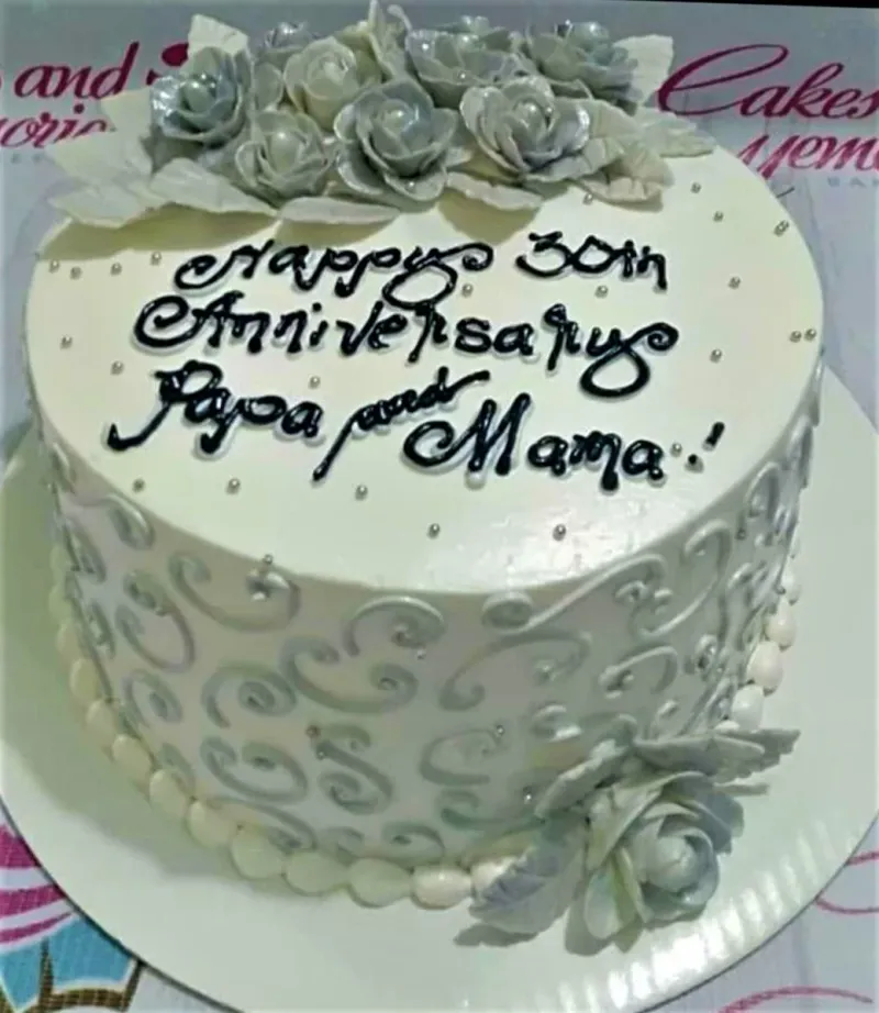 Anniversary Love Cake Design