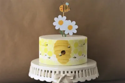 Bee Bugs Cake Design