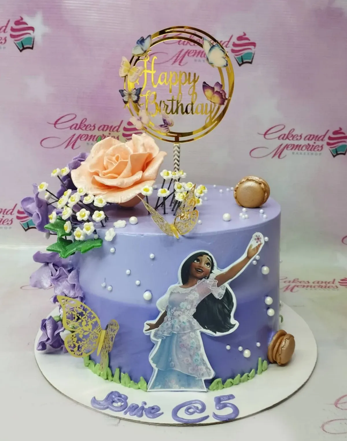 Encanto Isabela Cake