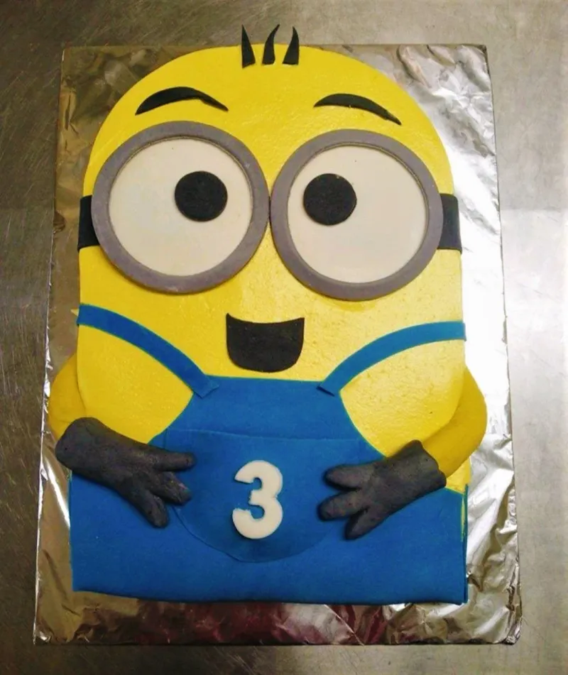 Minion Cake