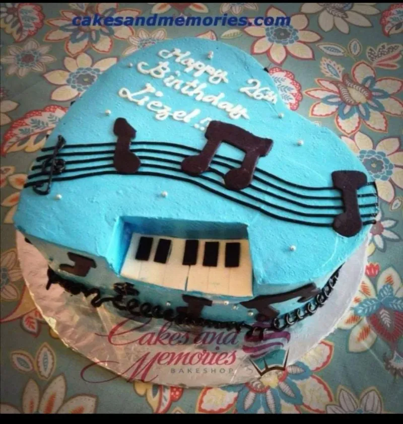 Piano Music Cake Design