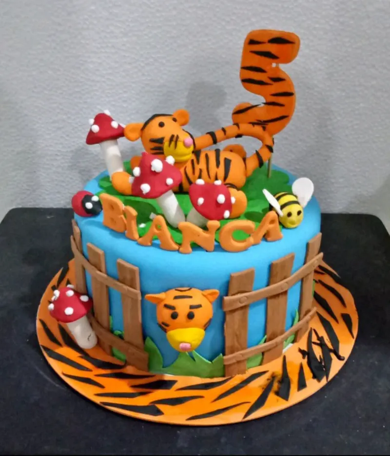 Tiger Jungle Pooh Cake Design