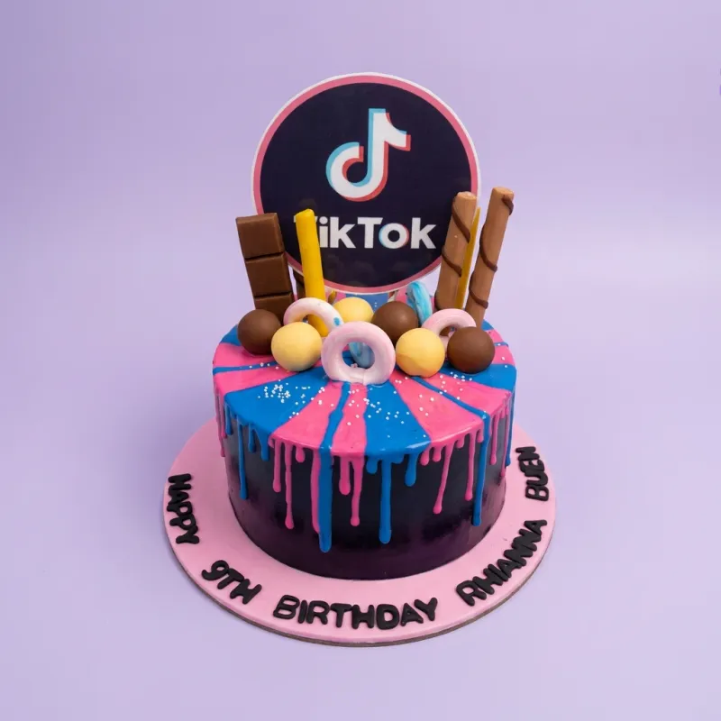 Tiktok Cake