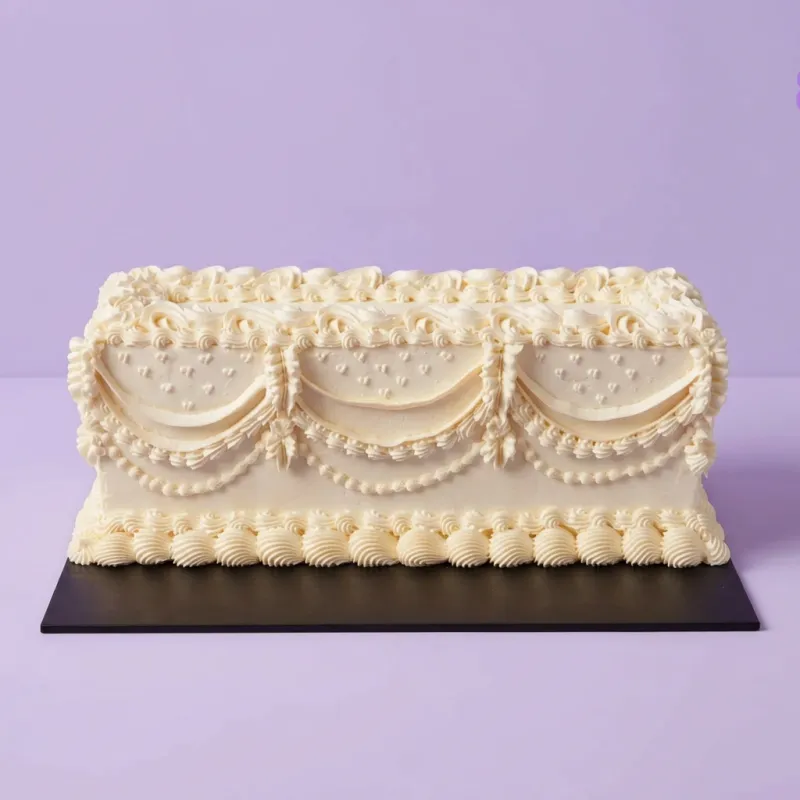 Vintage Piping Lambeth Cake Design