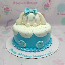 blue Cinnamoroll 1 Tier Fondant - blue, light theme with edible 3D Cinnamoroll character and edible 2D paw prints